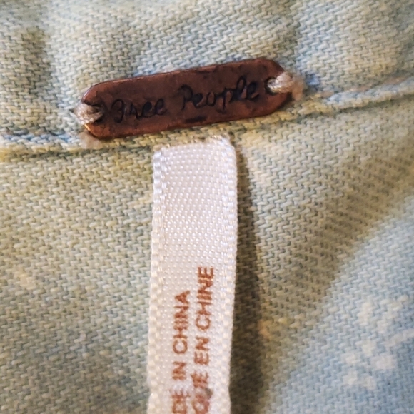 Free People Hillside Chambray Pintuck Bib button down shirt Size XS - Picture 10 of 13